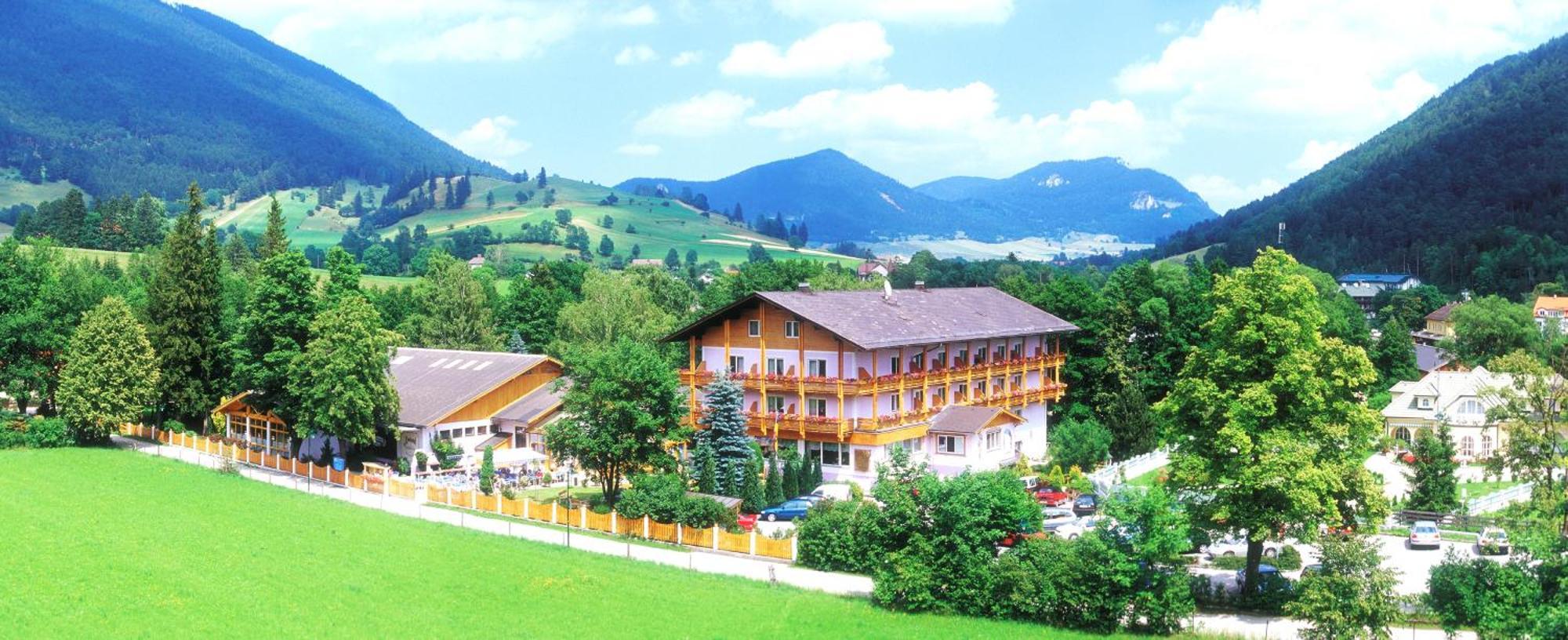 Wellnesshotel Paradiesquelle Puchberg am Schneeberg Exterior foto
